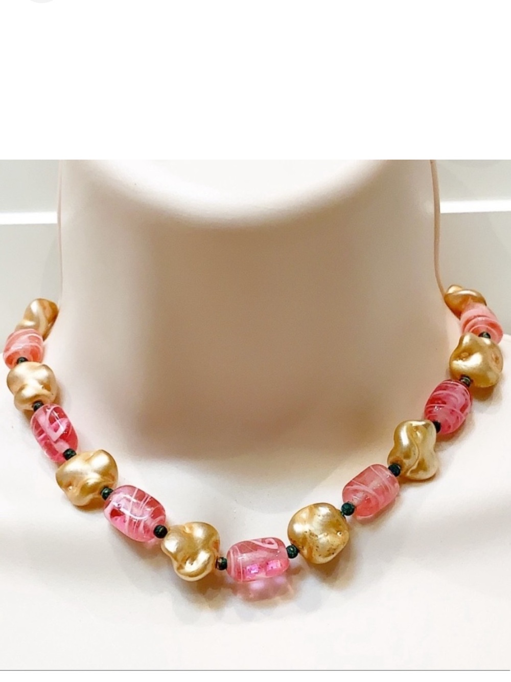 Vintage pink mother of pearl beaded necklace